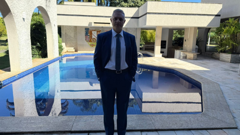 Leonardo Manzan analisa os prós e contras da arbitragem em contratos de energia no cenário regulatório atual.